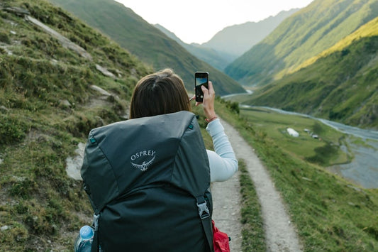 How To Keep Your Hairbrush Clean While Traveling